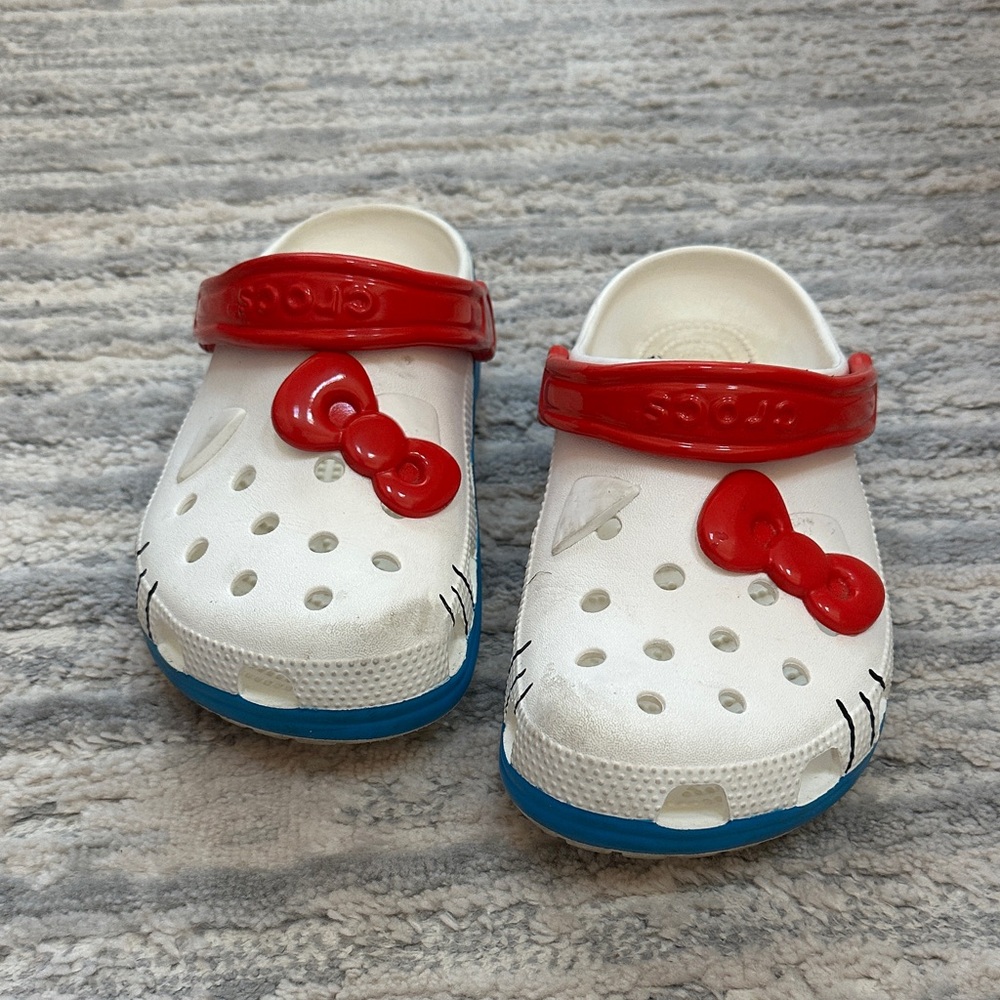Hello Kitty crocs
